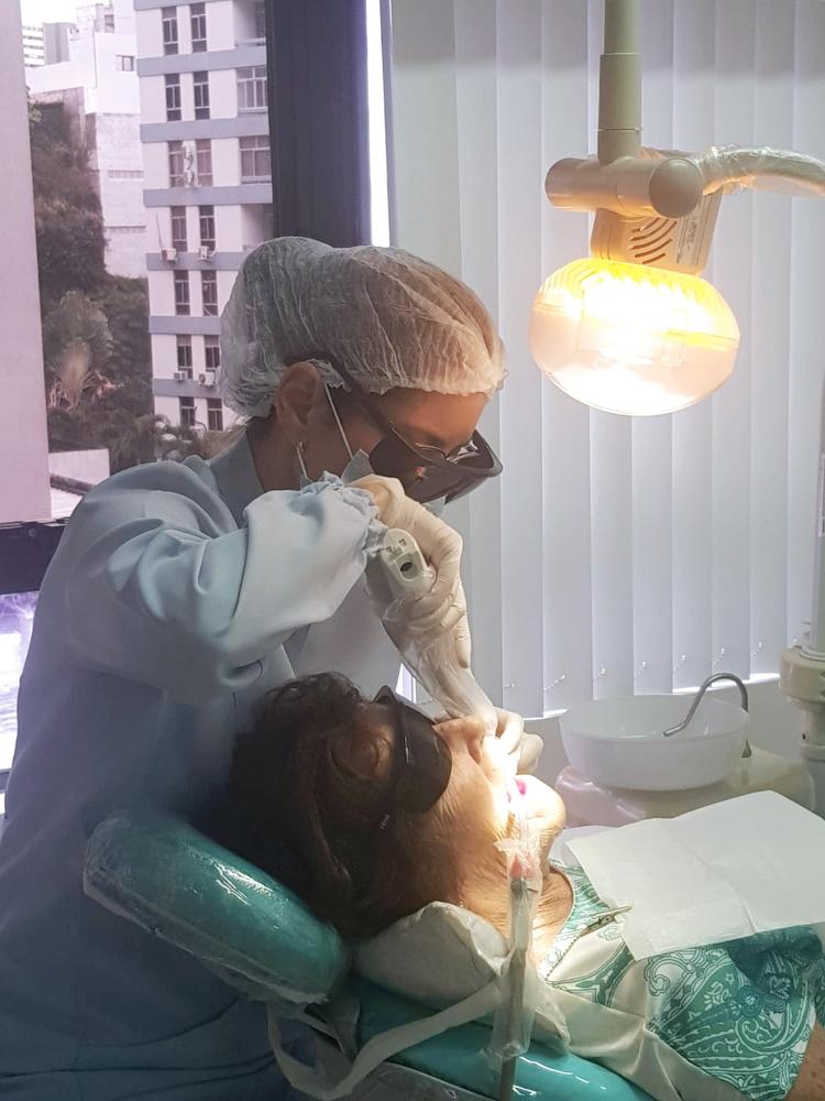 Laserterapia no estímulo às glândulas salivares